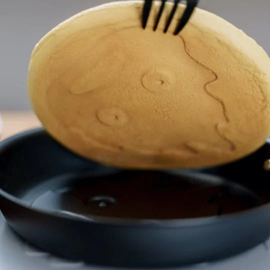 Pancake-Pfanne mit Calzifer-Motiv – Das wandelnde Schloss