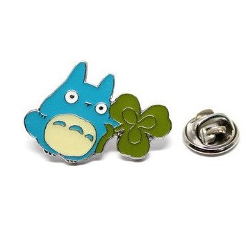 Ansteck-Pin blauer Totoro mit Kleeblatt