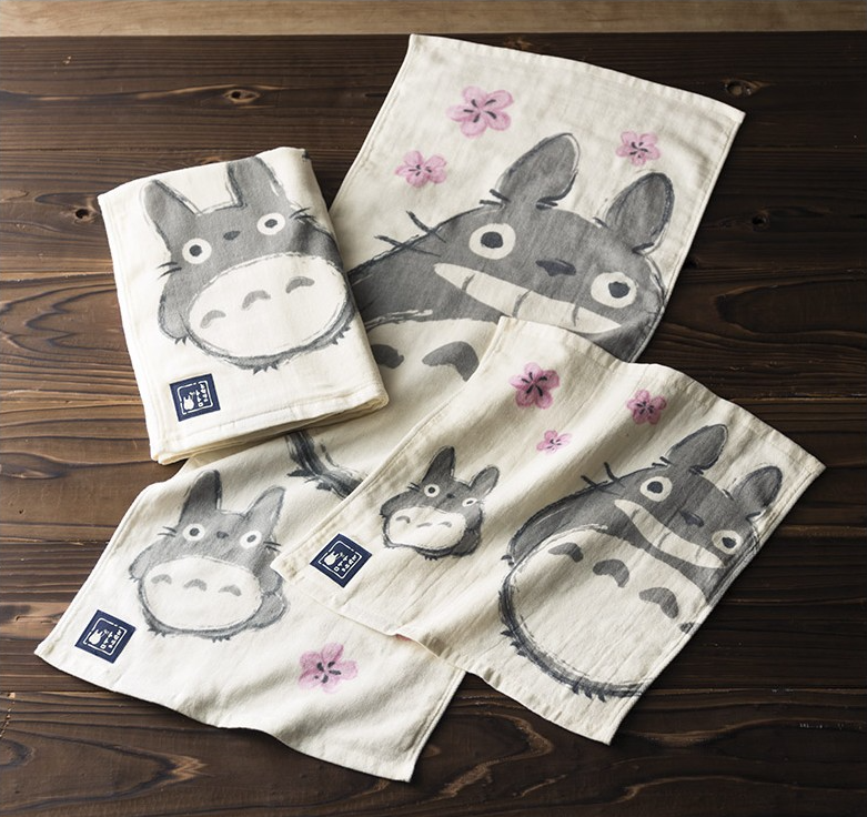 Badehandtuch mit grauem Totoro - Mein Nachbar Totoro