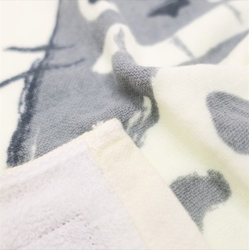 Badehandtuch mit grauem Totoro - Mein Nachbar Totoro