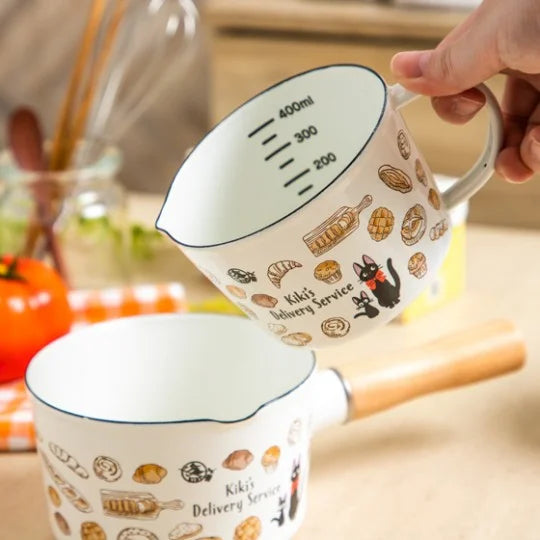 Messbecher Emaille (450ml) Bäckerei - Kiki’s Lieferservice