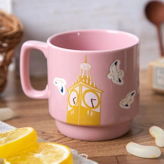 Tasse bunt geprägt - Kiki auf ihrem Besen - Kiki's Lieferservice