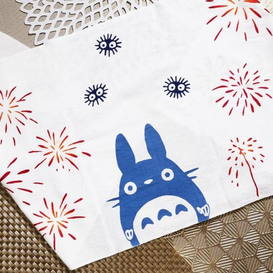 Tenugui Feuerwerk mit blauem Totoro