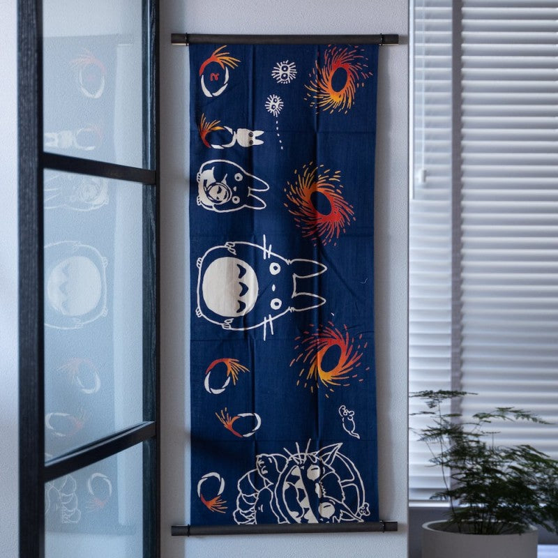 Tenugui Feuerwerkräder mit Totoros und Katzenbus