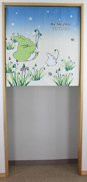 Wandvorhang Totoros mit Schneeflocken - Mein Nachbar Totoro